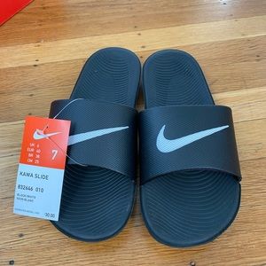 Nike KAWA Slides